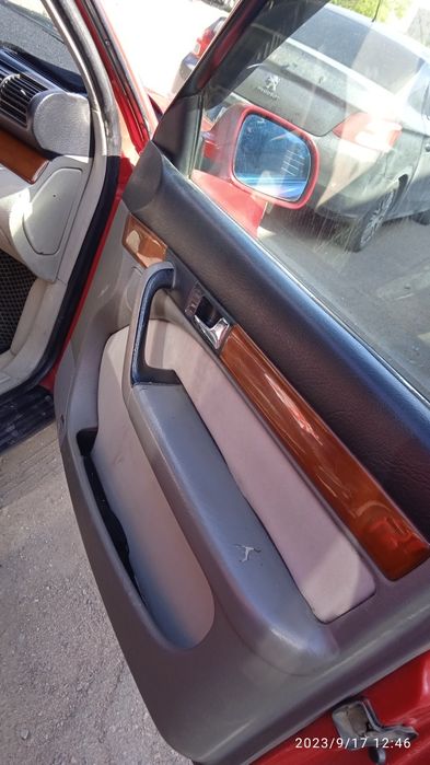 Ауди с 4  красный