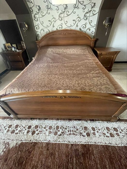 Тумбочки прикроватные две штуки