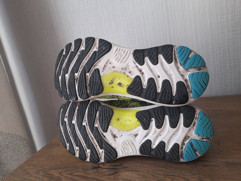 Asics gel Nimbus 21 маратонки 43 номер.