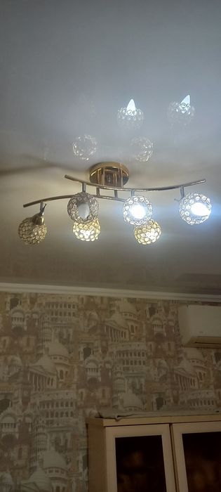 Продам Люстру  красивая