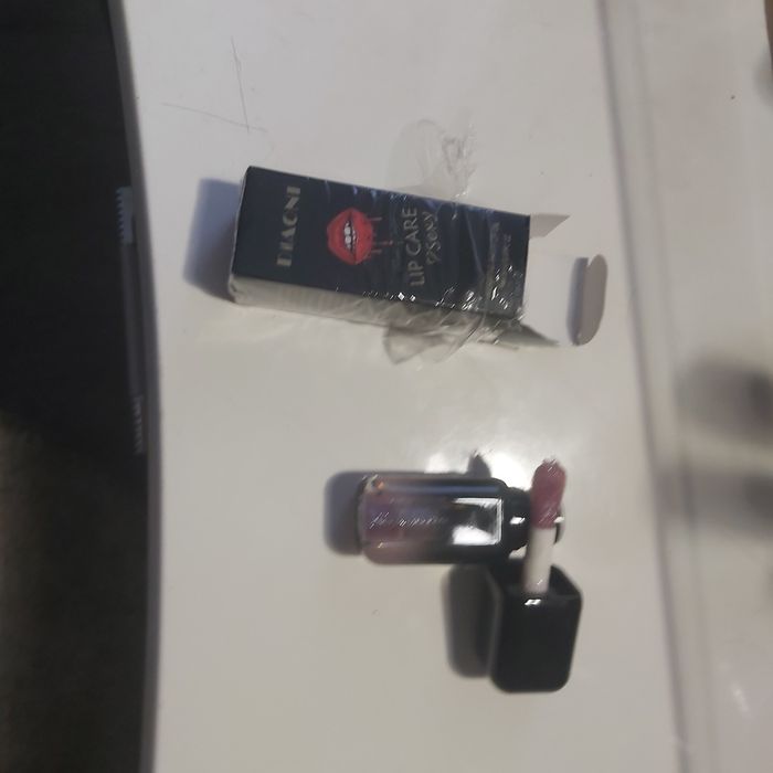 Продам блеск для губ 3шт