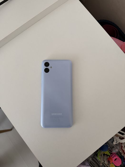 Продавам Samsung Galaxy A04e