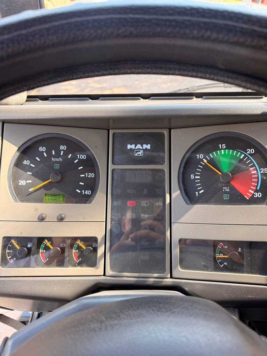 Продаётся Грузовик MAN CLA 16,220 4x2BB