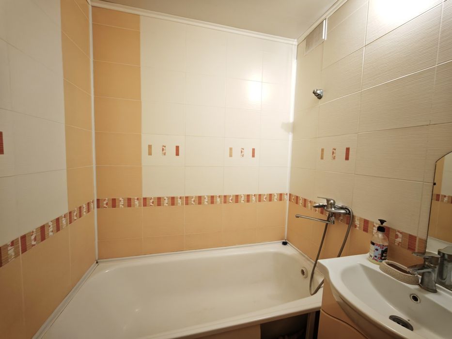 Продается 2х ком кв в районе 8 мкр