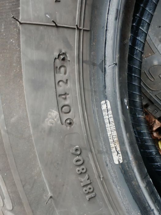 2бр. Чисто нови бусови гуми Lassa Transway 3 215 70 15C