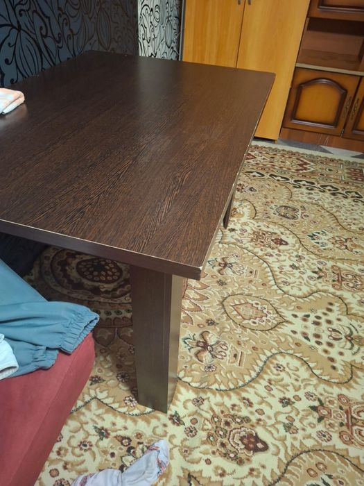 Продам стол кухонный