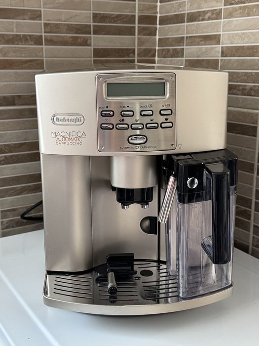 Кафеавтомат Delonghi Magnifica Automatic Cappuccino