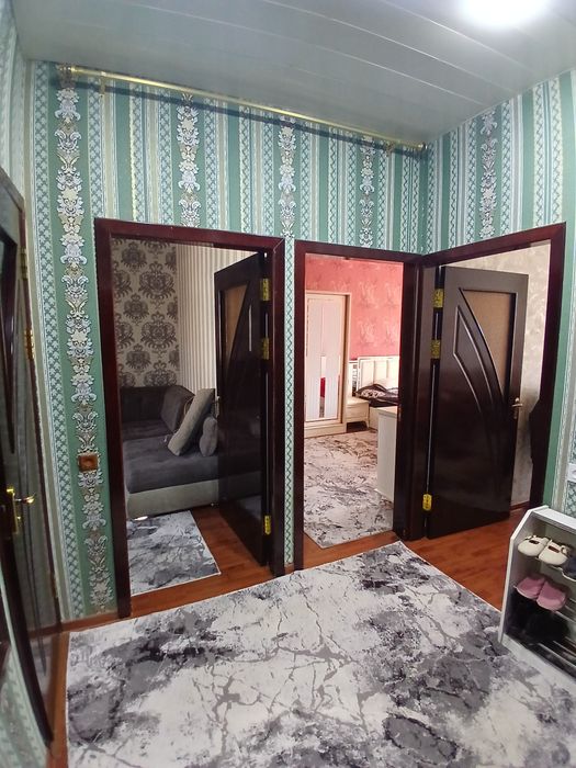 Uy sotiladi srochna!!!