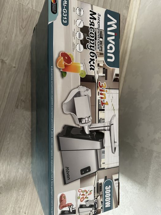 Продам мясорубку Mivan 3000вт