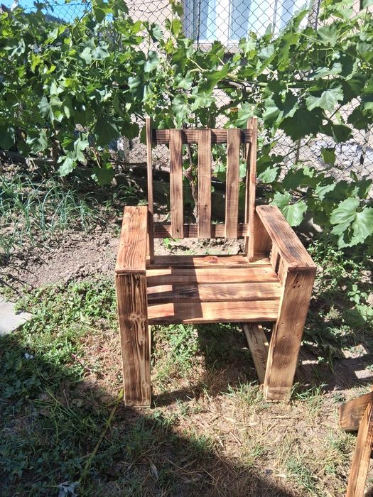 Маси и столове дървени