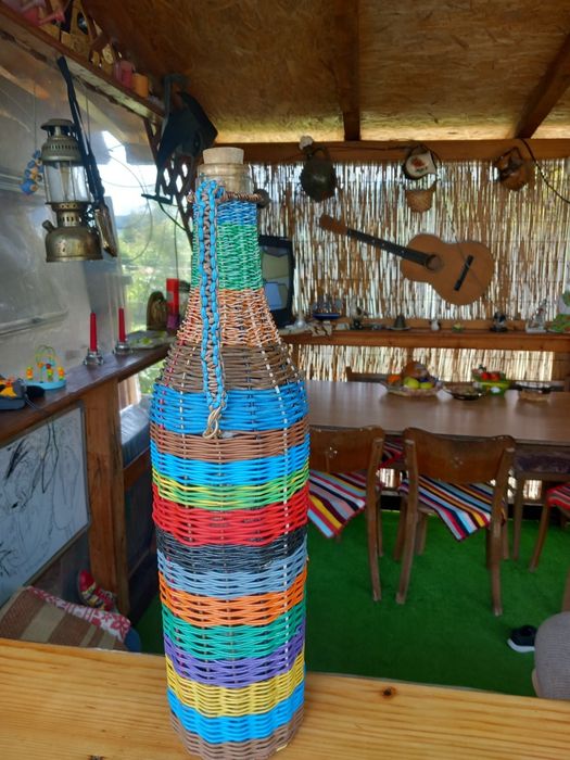 Sticla de 4l îmbrăcată cu sarma de cupru izolată