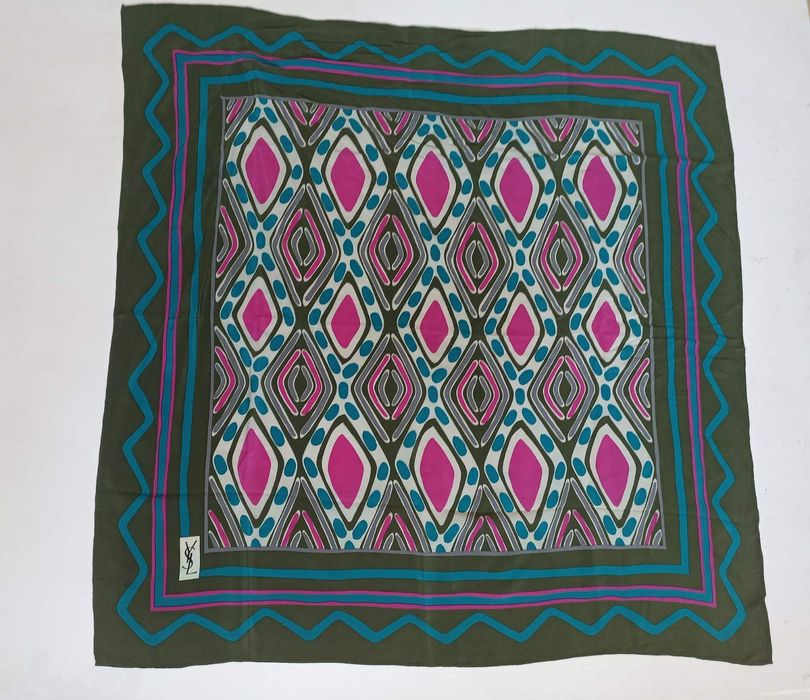 Дамски шал Yves Saint Laurent