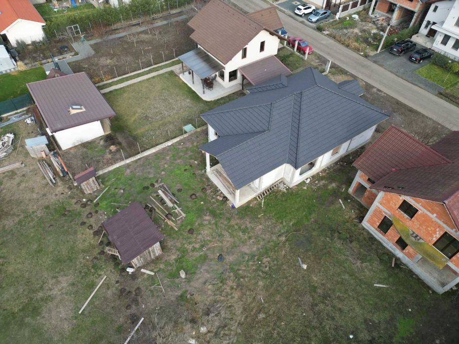 Casă la roșu în Livada, teren 600 mp