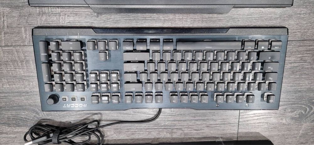 Механична клавиатура Roccat vulcan