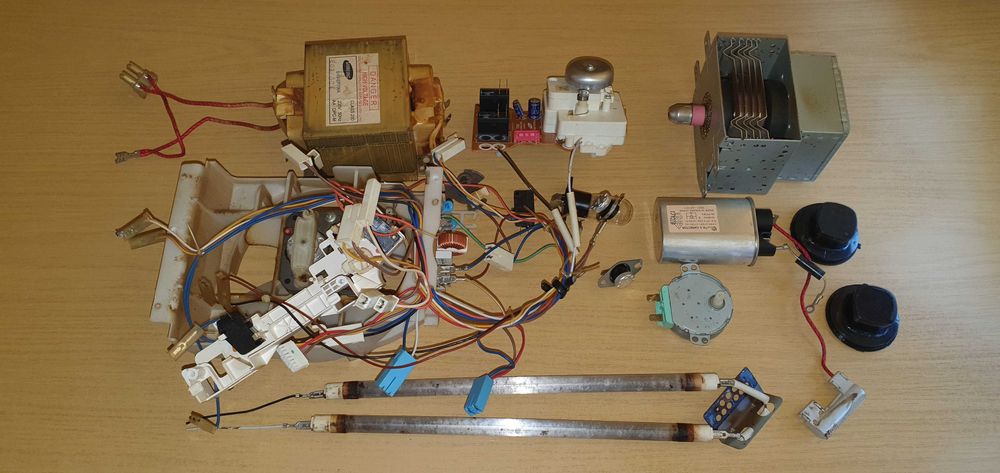 Части за микровълнова печка