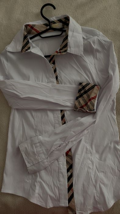 Дамска риза M – като нова, носена само веднъж