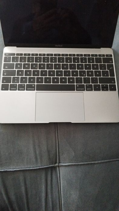 Vând Macbook Apple
