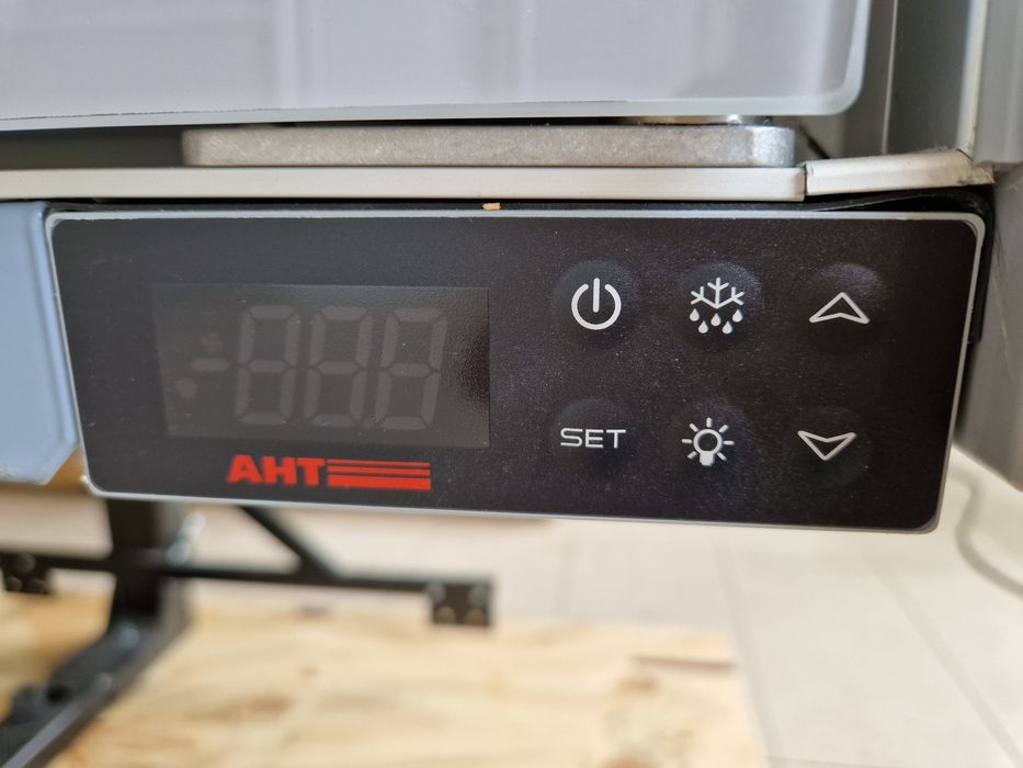 Фризерна витрина