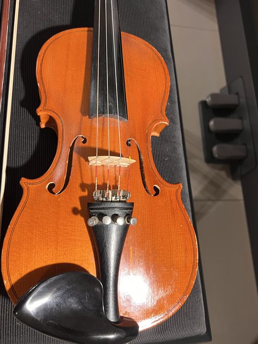 Vioara 1/2 Reghin, 50+ ani, sunet curat, stare f buna