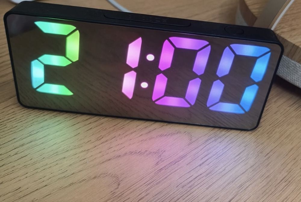 Часы элекронные.