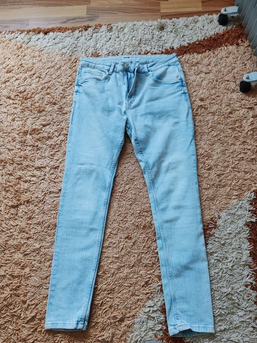 Jeans Bershka nr 34 lung 34