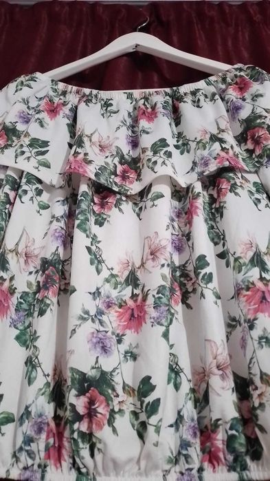 Bluza model cu flori