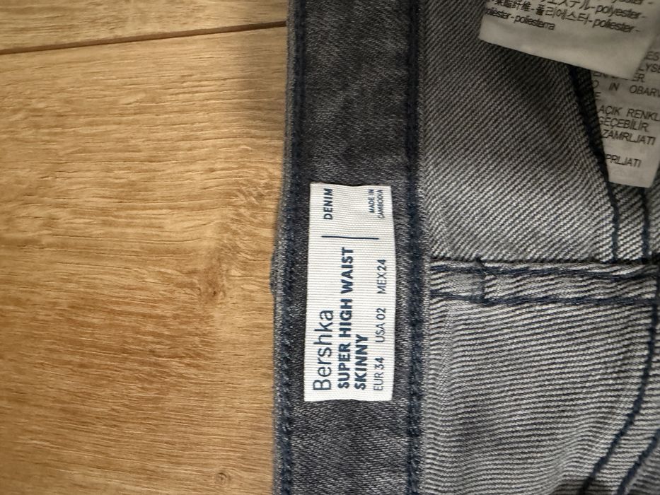 URGENT!! Blugi skinny Bershka
