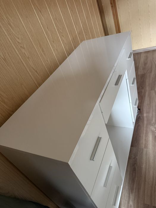 Se vide masa make up, putin folosita