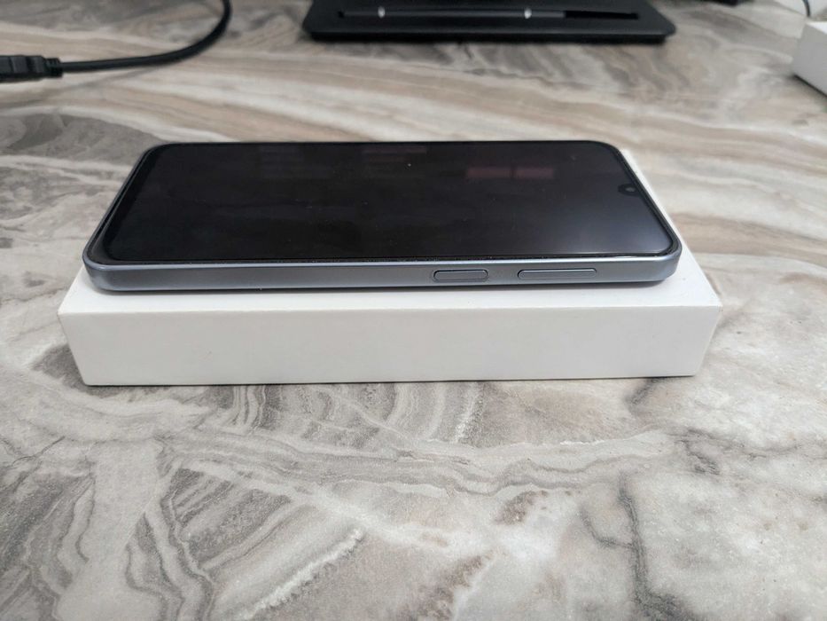 Продам Samsung Galaxy M36 (5G, 6/128 GB)