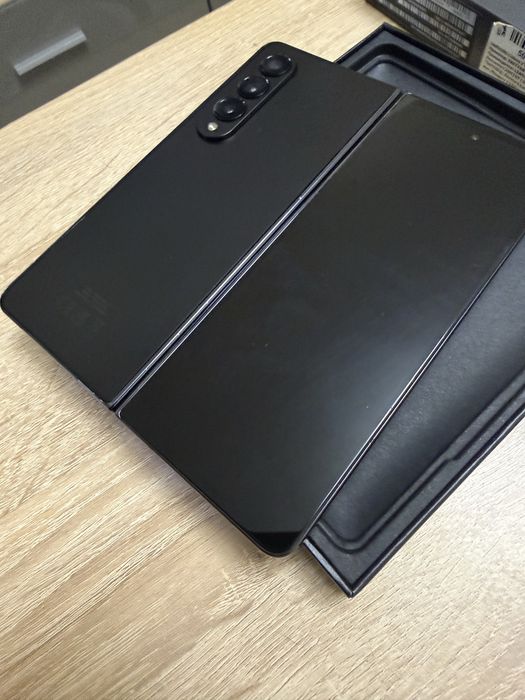 Samsung z fold 4
