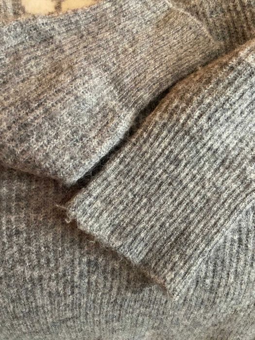 Мек и топъл плетен пуловер