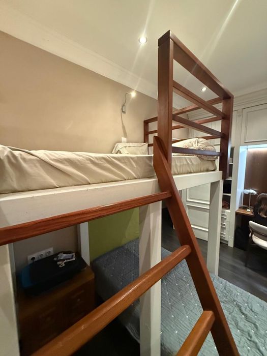 Двухярусная кровать