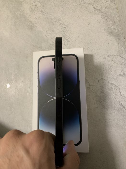 Продам айфон 14 про