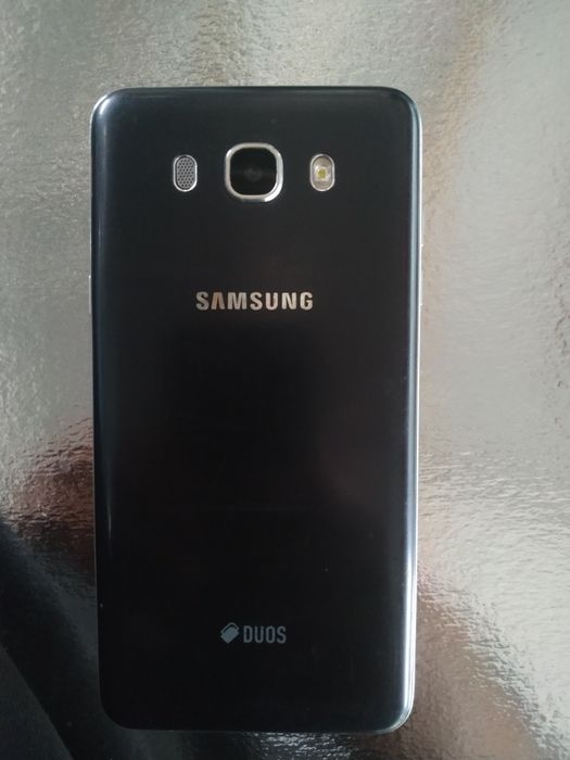 Til sotiladi navoy shaxarda