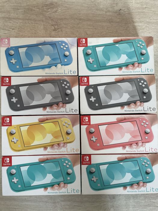 8 пустых коробок от Nintendo Switch Lite