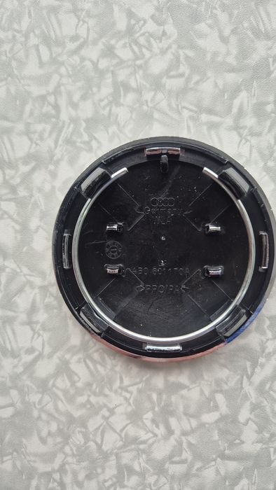 Заглушка для литого диска для ауди.