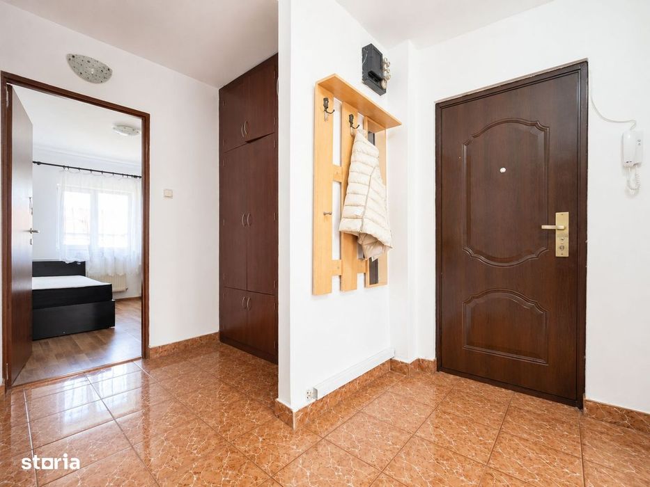 De inchiriat apartament cu 3 camere - zona Lipovei