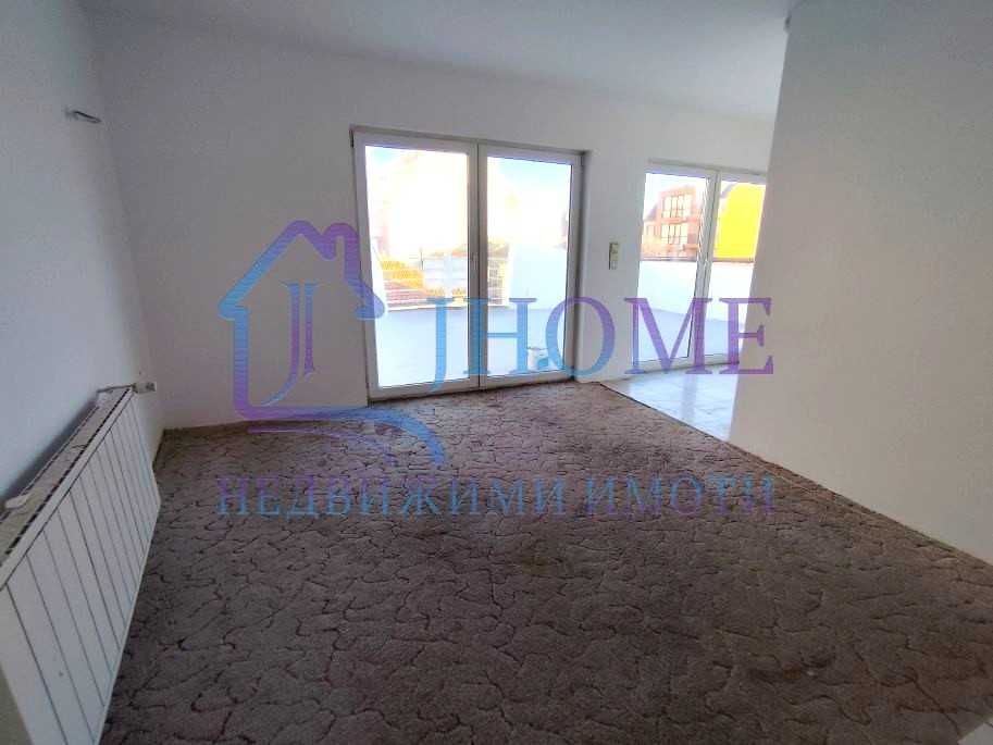 Уникален многостаен апартамент с ГАРАЖ, ул. Околчица