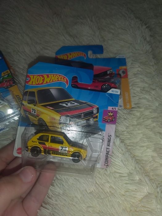 Продам машинки хот вилсы