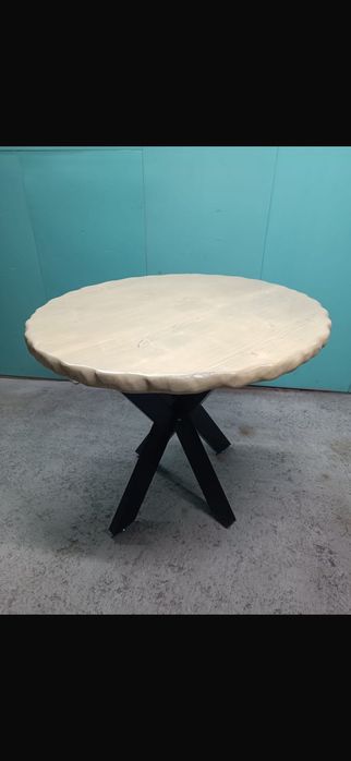 Кръгла трапезна маса