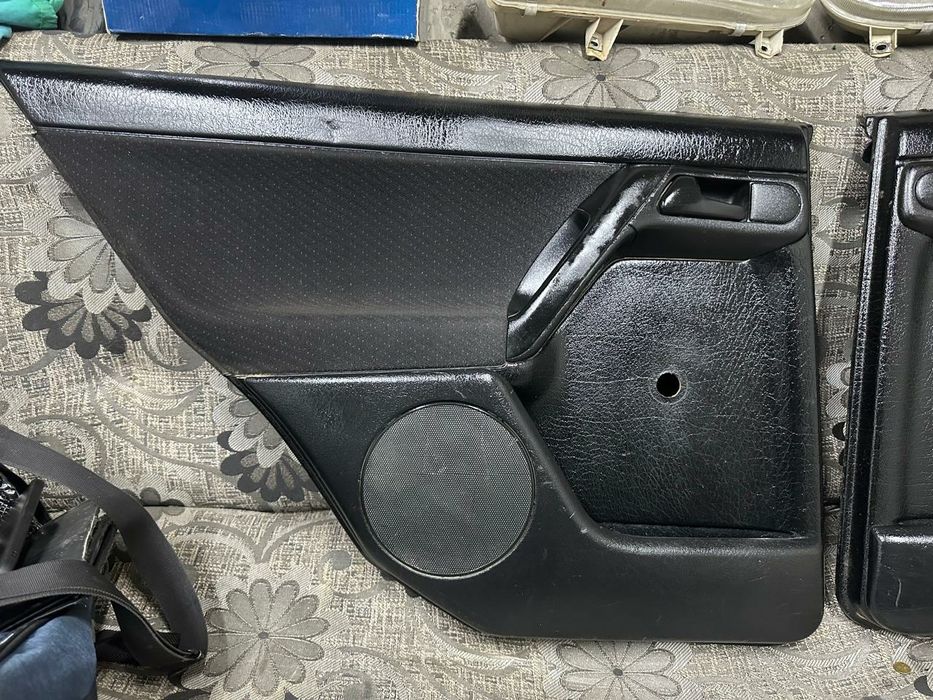 Продам дверные карты от гольф 3