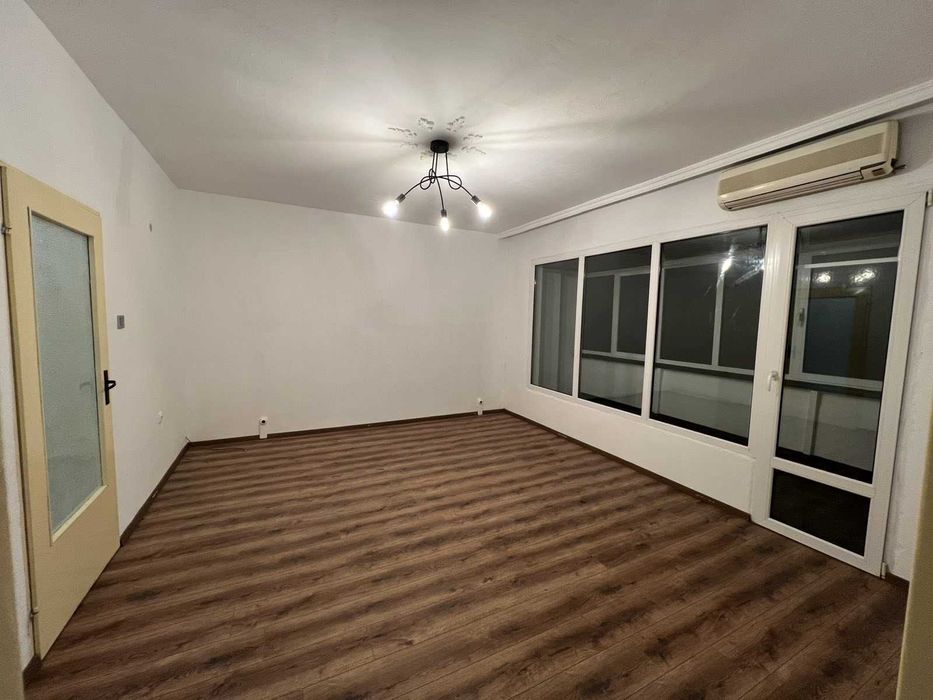 Продава се Тристаен апартамент в Пловдив, Кючук Париж - 87 кв.м за 1989 €/кв.м - Снимка #8