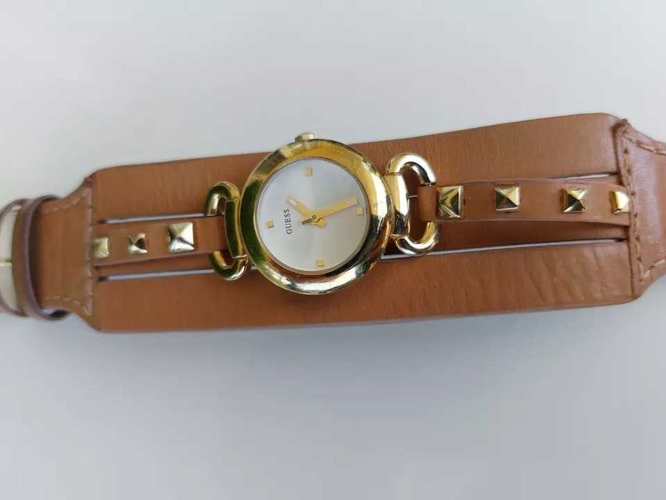 Guess W0160L4, часовник