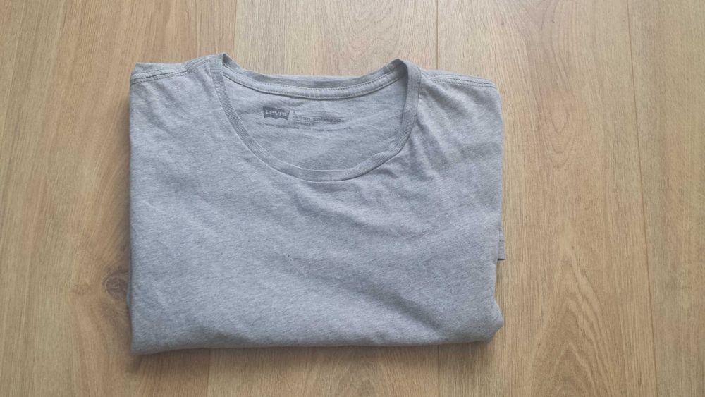 Оригинална памучна тениска Levi's (M)