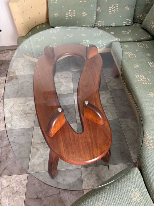 Стъклена холна маса