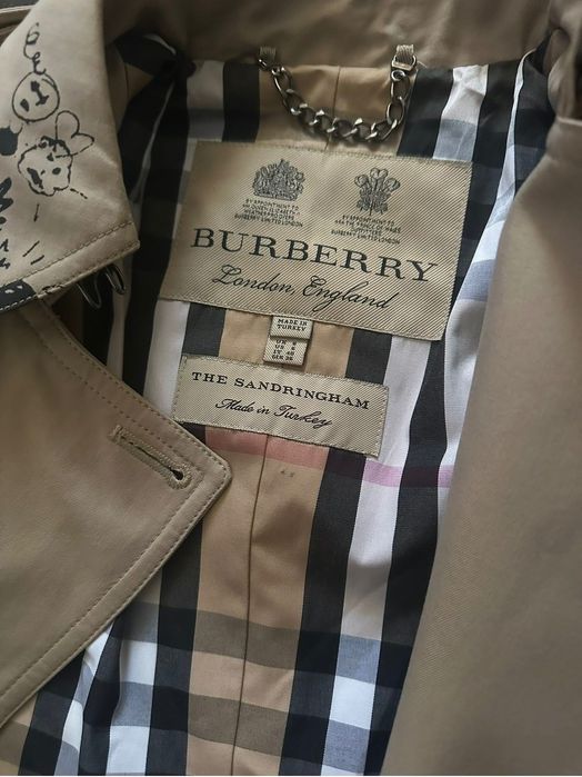 Trench Burberry, măsura S, model deosebit!