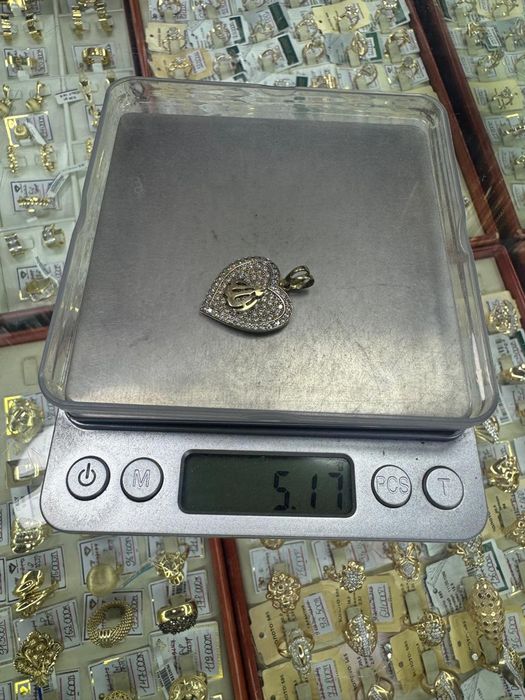 Кулон золотой с фианитом