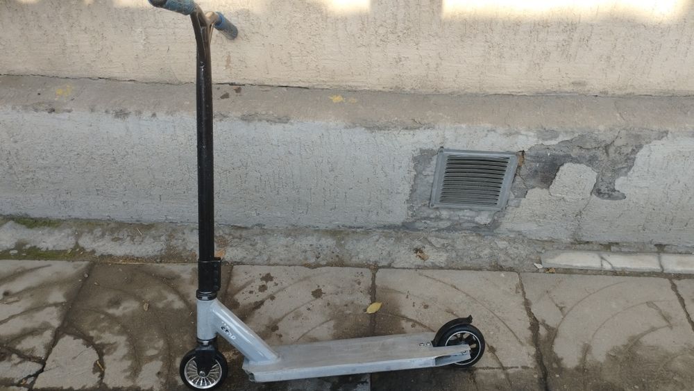 Продам трюковой самокат