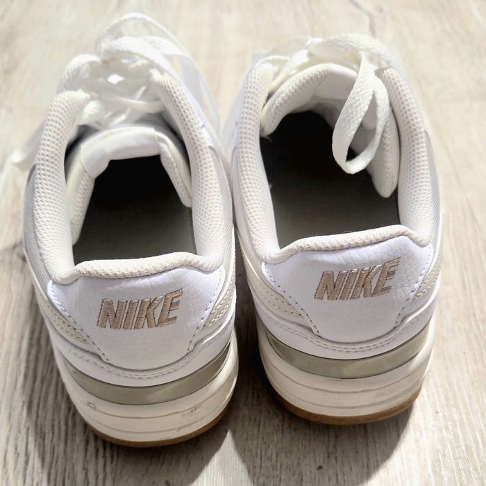 NIKE Air Force 1 – бяло/крем, оригинални, носени веднъж, 39 номер