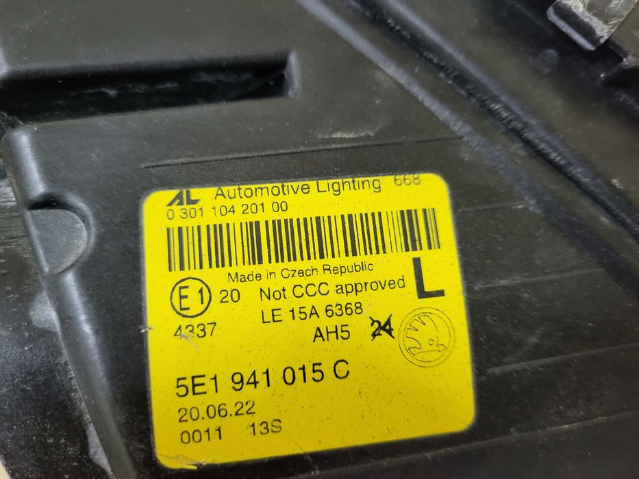 Ляв фар Skoda Octavia 3 lqv far шкода октавия 3